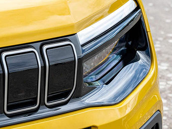 PROTECTED FULL-LED HEADLIGHTS